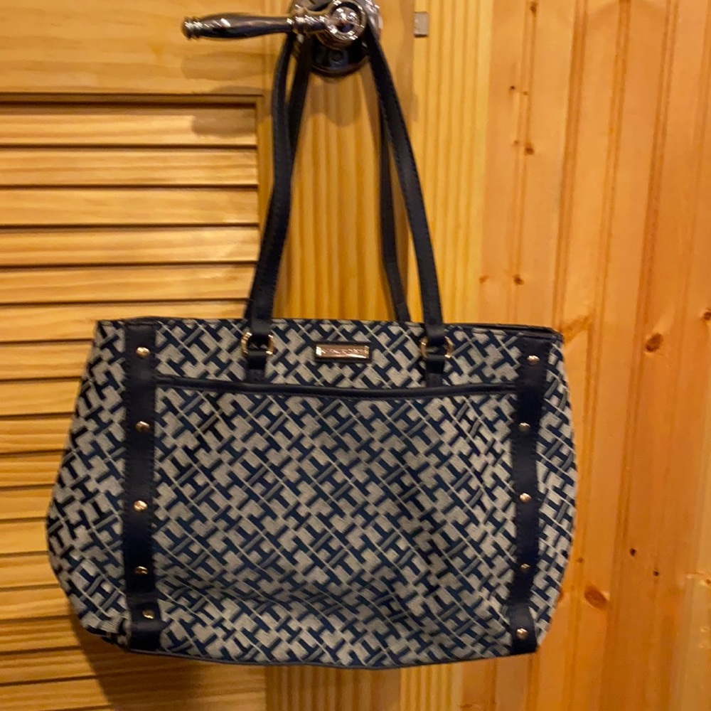 Tommy Hilfiger handbag good condition